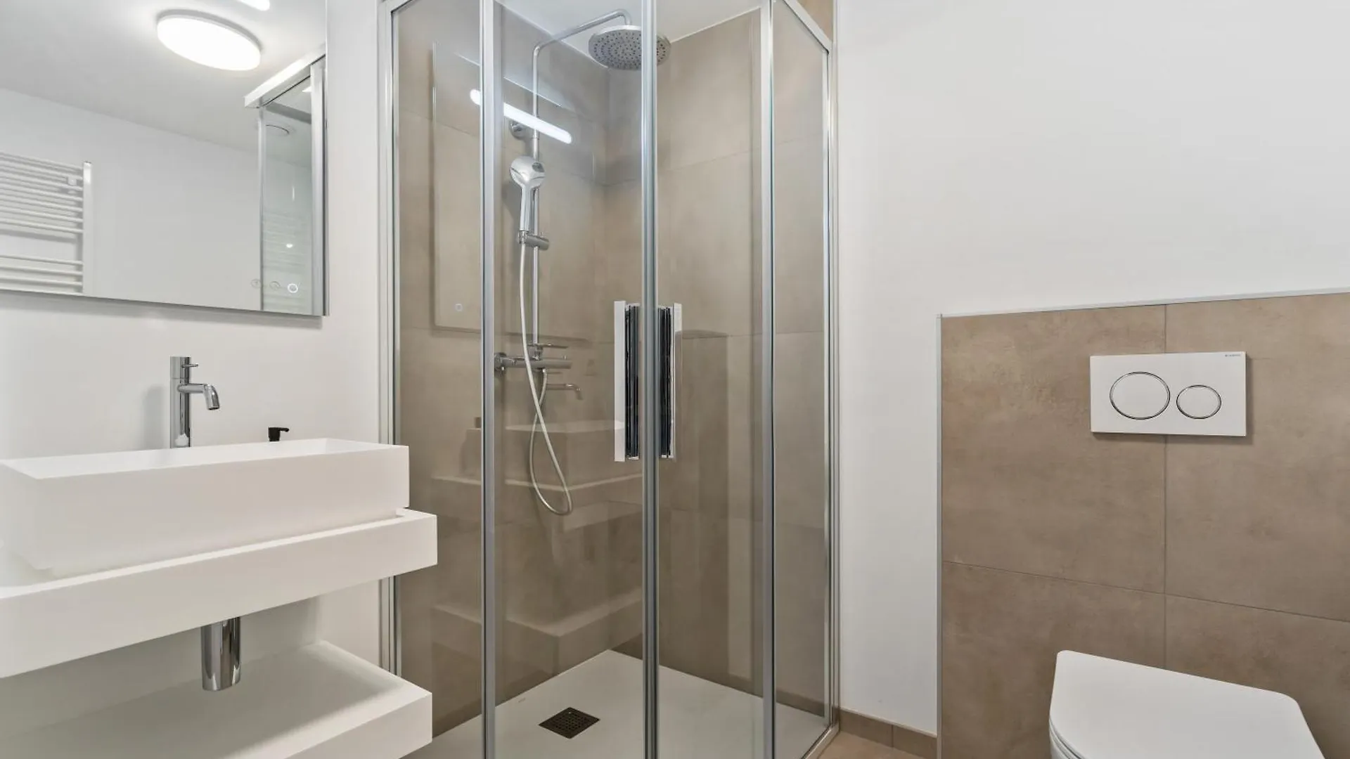 Comfort & Style In Vibrant Luxembourg Coliving Мини-отель